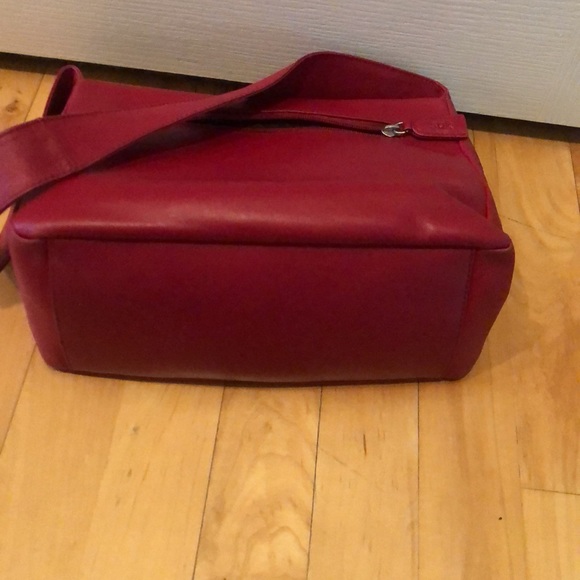 Beautiful red leather Sak bag shoulder strap - Picture 5 of 7